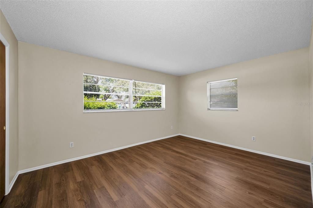 For Sale: $224,900 (2 beds, 2 baths, 1396 Square Feet)