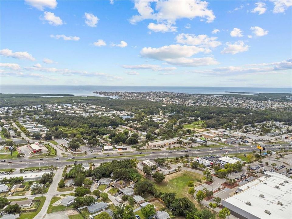 For Sale: $250,000 (2 beds, 1 baths, 866 Square Feet)