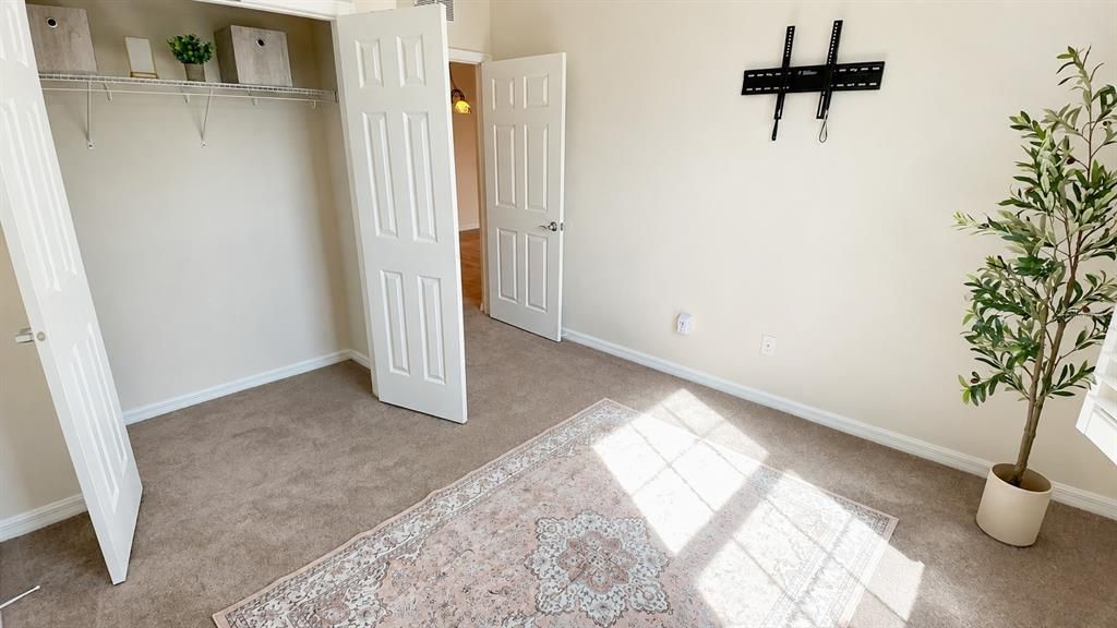 En Venta: $215,000 (3 camas, 2 baños, 1248 Pies cuadrados)
