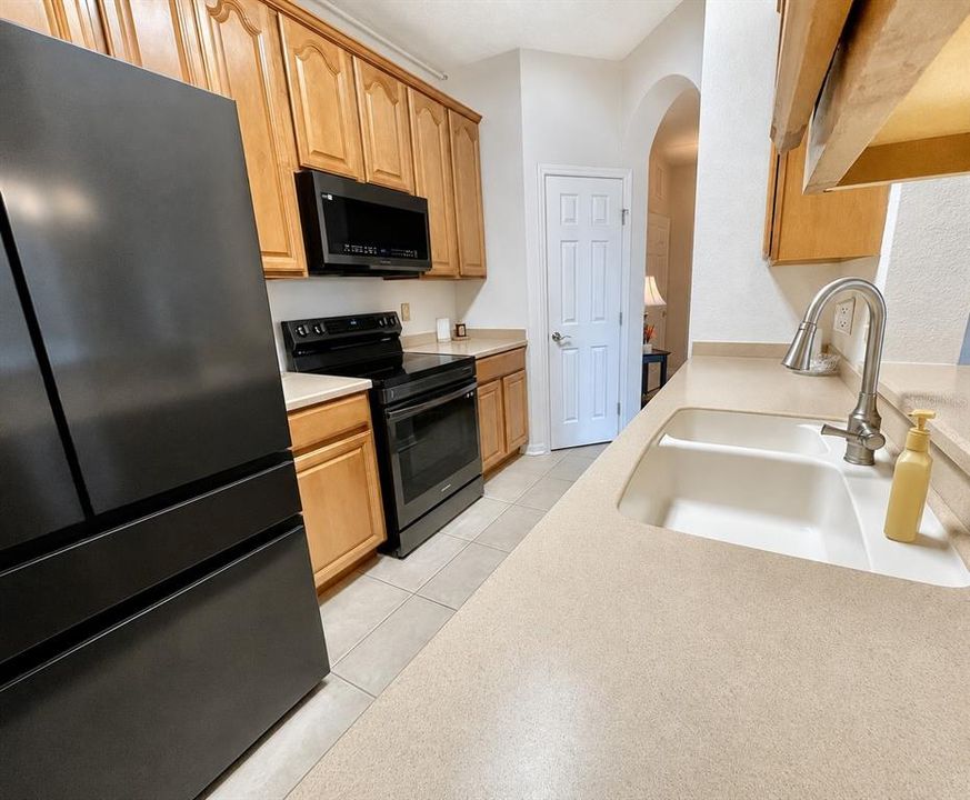 En Venta: $215,000 (3 camas, 2 baños, 1248 Pies cuadrados)