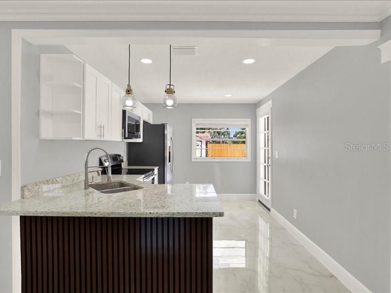 En Venta: $325,000 (3 camas, 2 baños, 1066 Pies cuadrados)