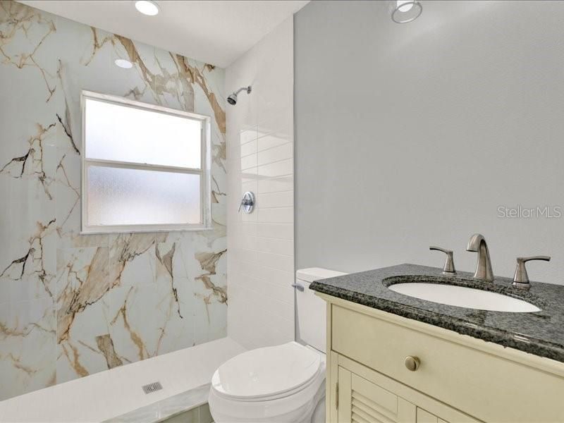 En Venta: $325,000 (3 camas, 2 baños, 1066 Pies cuadrados)