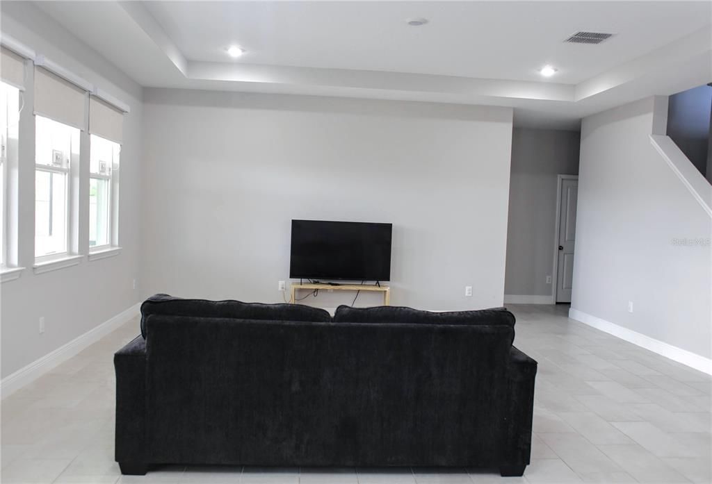 For Rent: $3,500 (5 beds, 3 baths, 3313 Square Feet)