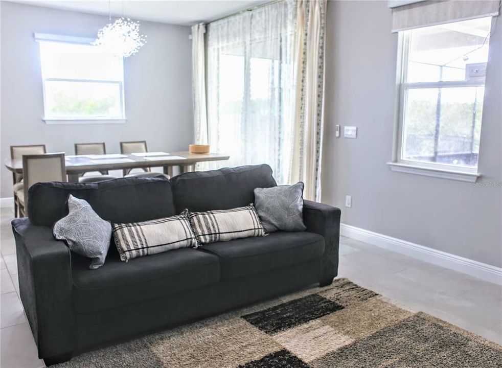 For Rent: $3,500 (5 beds, 3 baths, 3313 Square Feet)