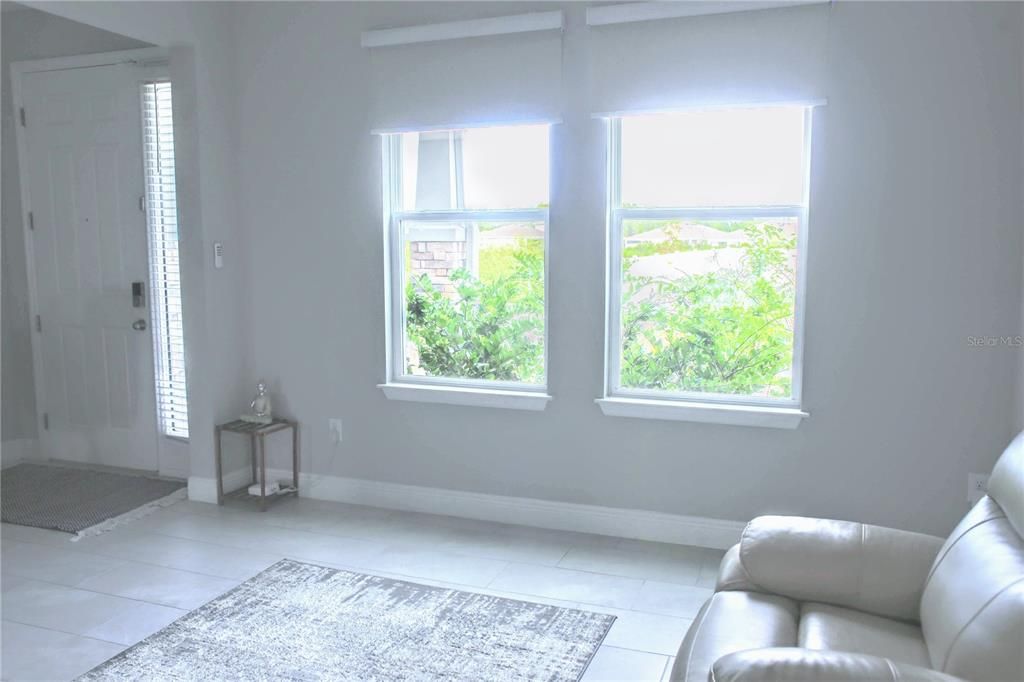 For Rent: $3,500 (5 beds, 3 baths, 3313 Square Feet)