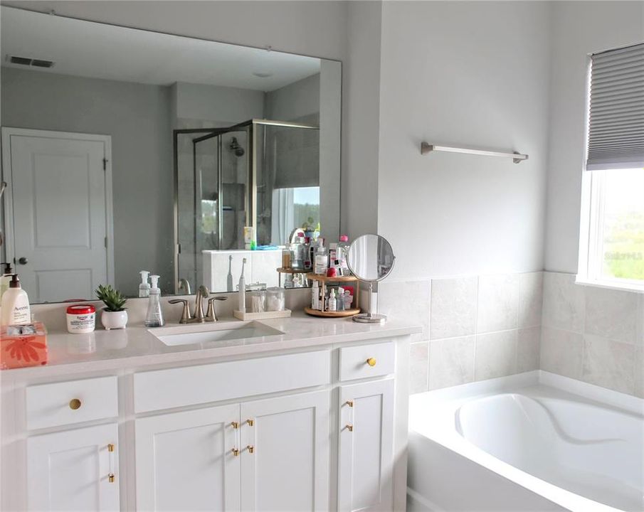 For Rent: $3,500 (5 beds, 3 baths, 3313 Square Feet)