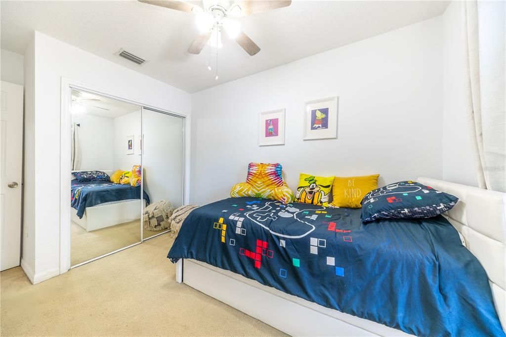 For Rent: $1,800 (3 beds, 2 baths, 1202 Square Feet)