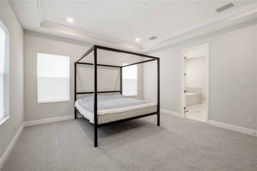 For Rent: $3,995 (3 beds, 3 baths, 2749 Square Feet)