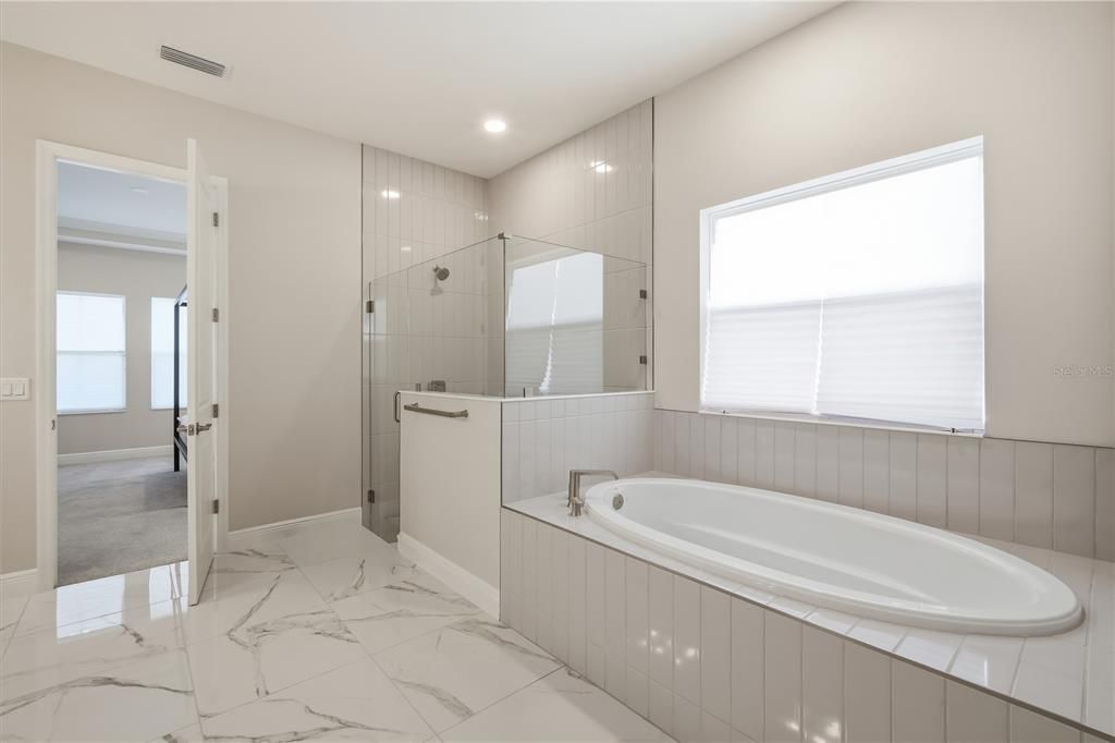 For Rent: $3,995 (3 beds, 3 baths, 2749 Square Feet)