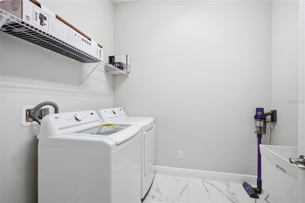 For Rent: $3,995 (3 beds, 3 baths, 2749 Square Feet)