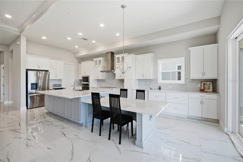 For Rent: $3,995 (3 beds, 3 baths, 2749 Square Feet)