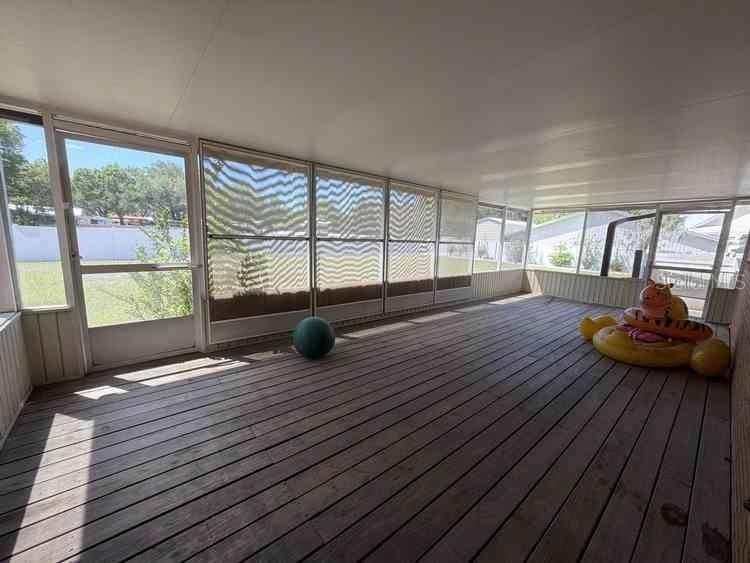 En Venta: $425,000 (3 camas, 2 baños, 2256 Pies cuadrados)