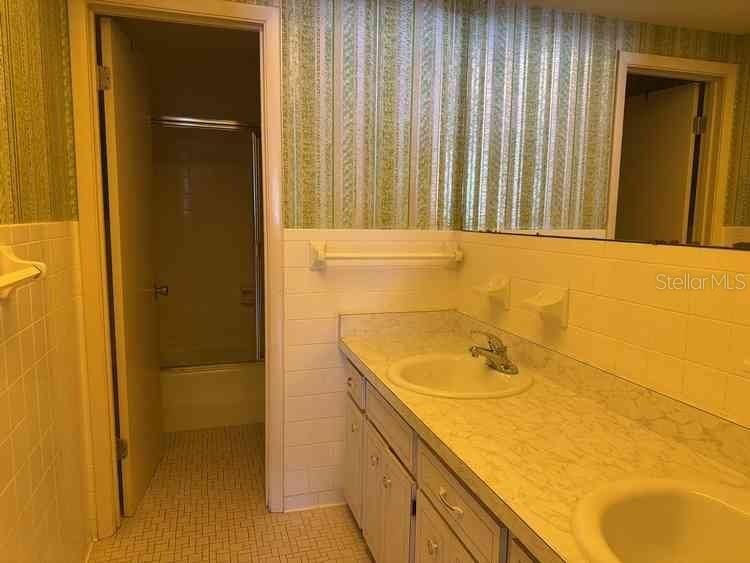En Venta: $425,000 (3 camas, 2 baños, 2256 Pies cuadrados)