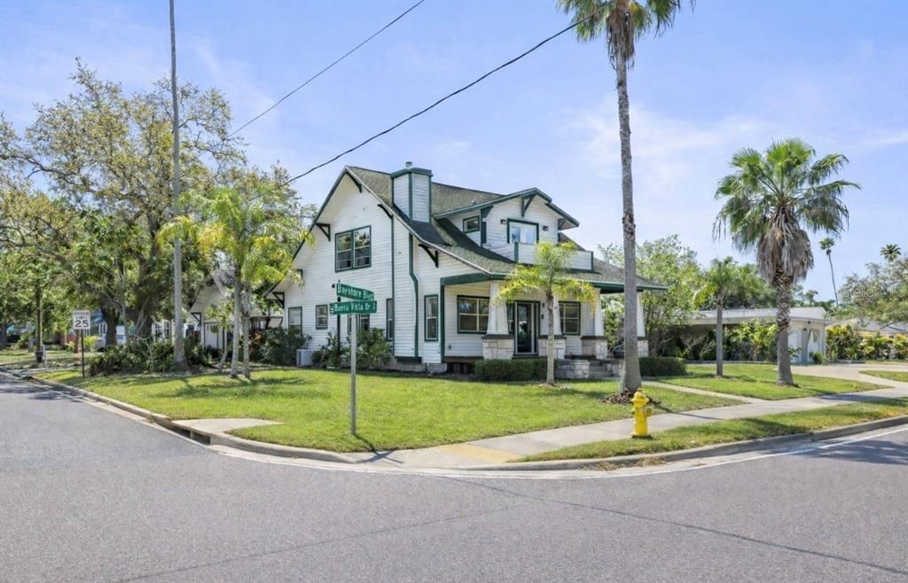 For Rent: $3,500 (3 beds, 2 baths, 1964 Square Feet)