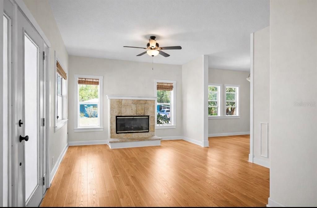 For Rent: $3,500 (3 beds, 2 baths, 1964 Square Feet)