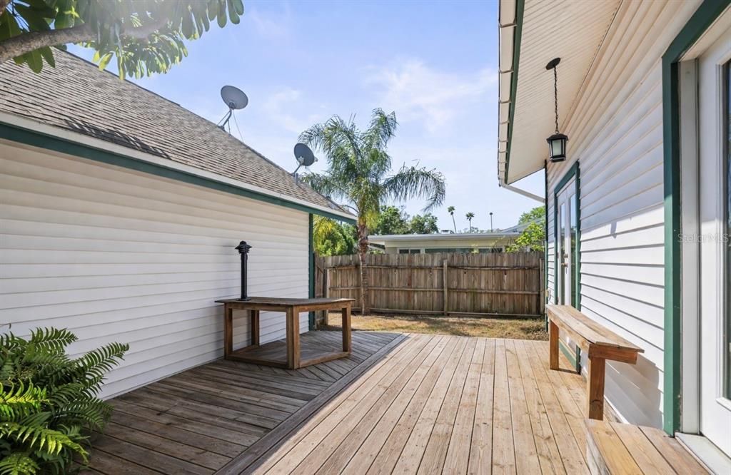 For Rent: $3,500 (3 beds, 2 baths, 1964 Square Feet)