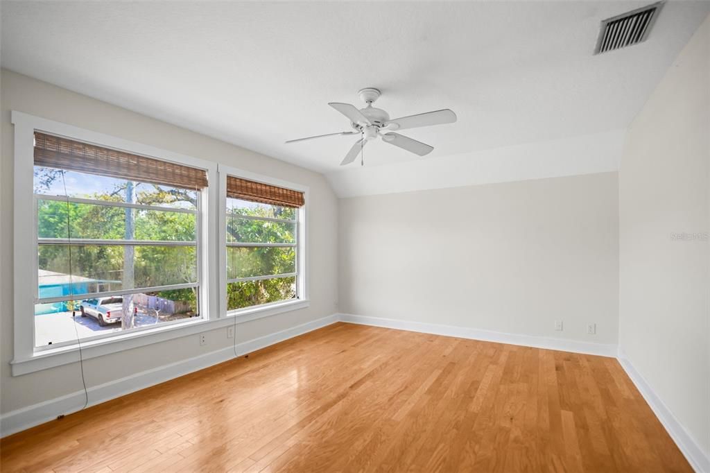 For Rent: $3,500 (3 beds, 2 baths, 1964 Square Feet)