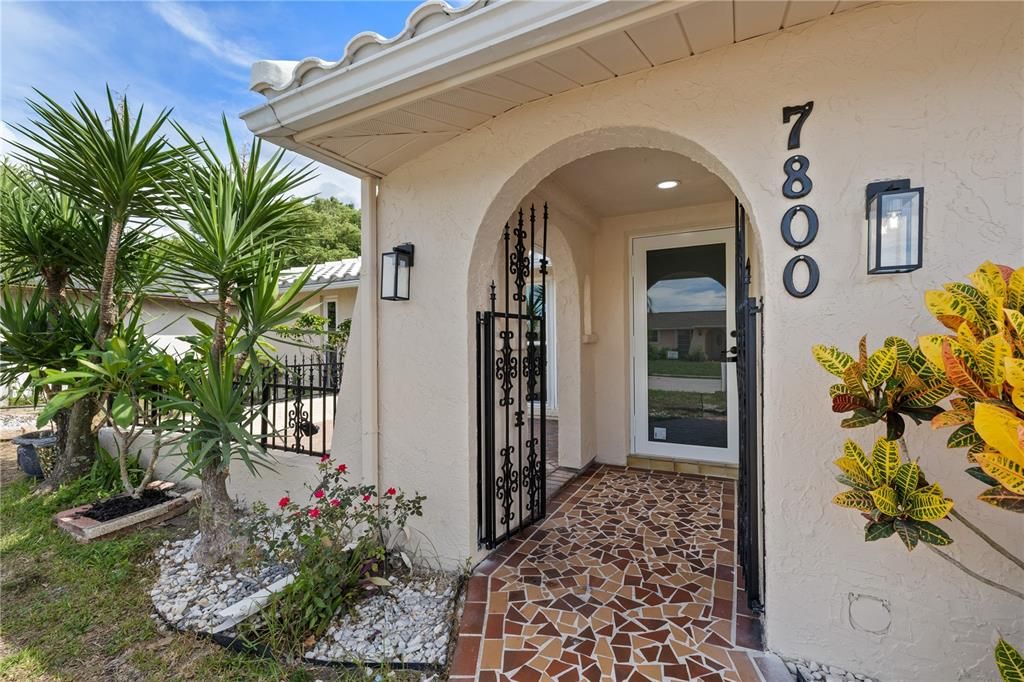For Sale: $328,000 (3 beds, 2 baths, 1278 Square Feet)