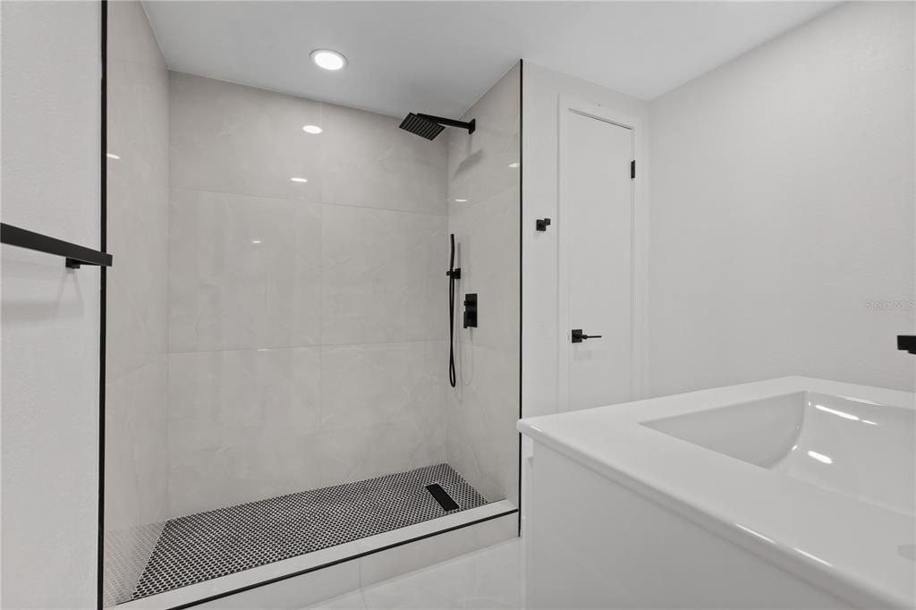 For Sale: $328,000 (3 beds, 2 baths, 1278 Square Feet)