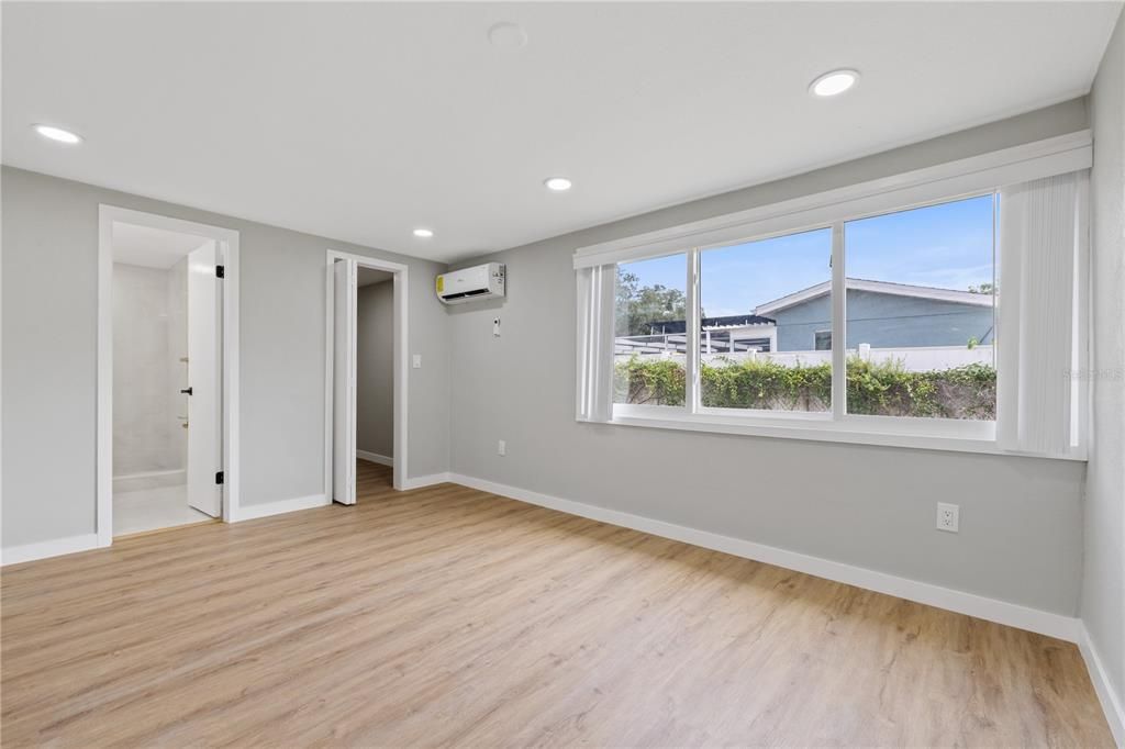 For Sale: $328,000 (3 beds, 2 baths, 1278 Square Feet)