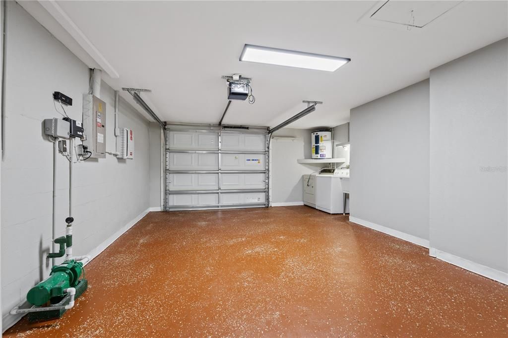 For Sale: $328,000 (3 beds, 2 baths, 1278 Square Feet)