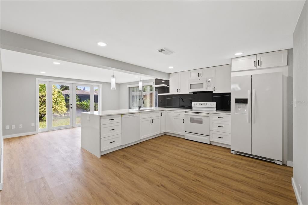 For Sale: $328,000 (3 beds, 2 baths, 1278 Square Feet)