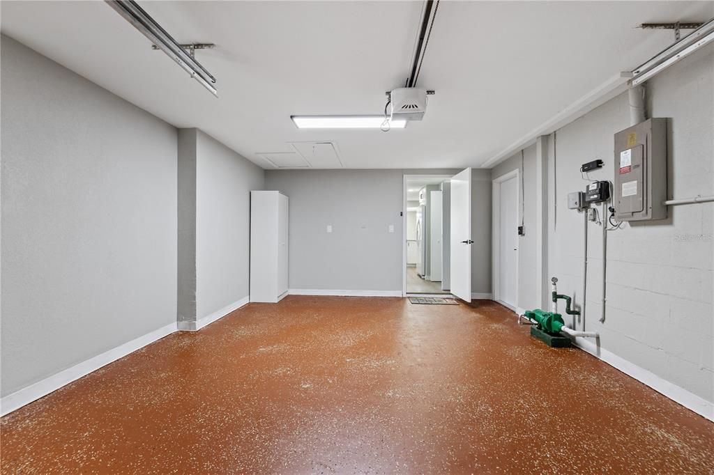 For Sale: $328,000 (3 beds, 2 baths, 1278 Square Feet)