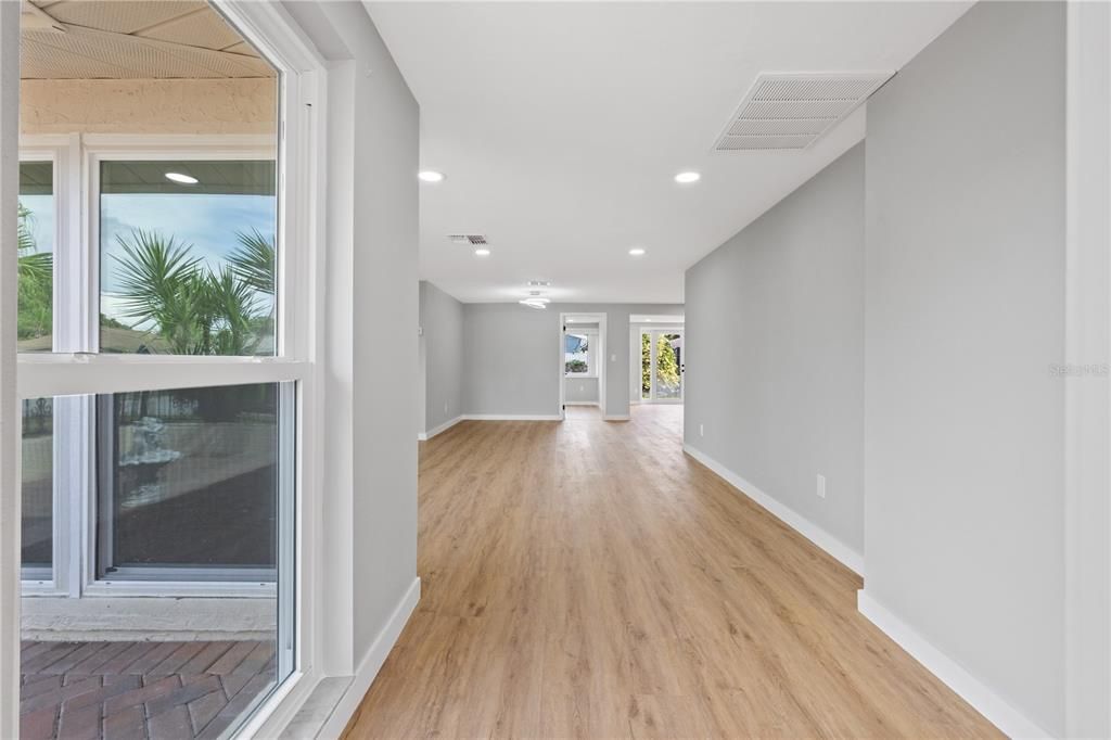 For Sale: $328,000 (3 beds, 2 baths, 1278 Square Feet)