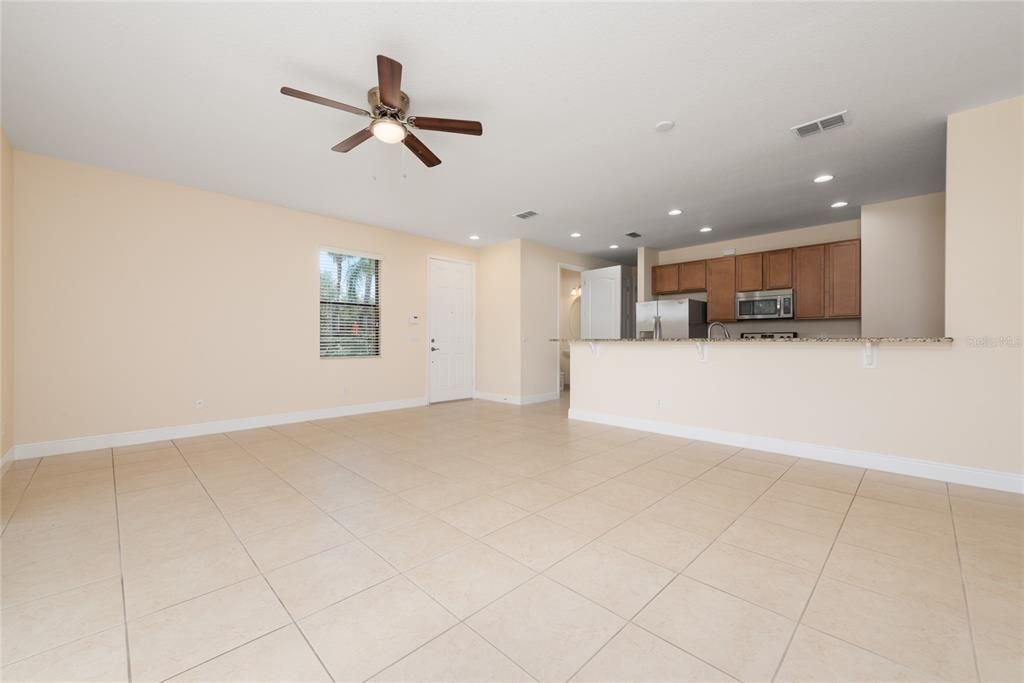En Venta: $354,900 (3 camas, 2 baños, 1672 Pies cuadrados)