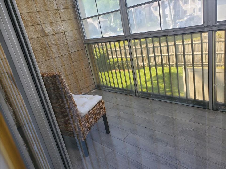 For Sale: $119,000 (1 beds, 1 baths, 812 Square Feet)
