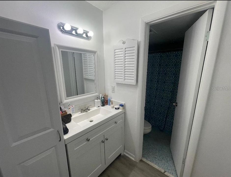 For Sale: $119,000 (1 beds, 1 baths, 812 Square Feet)