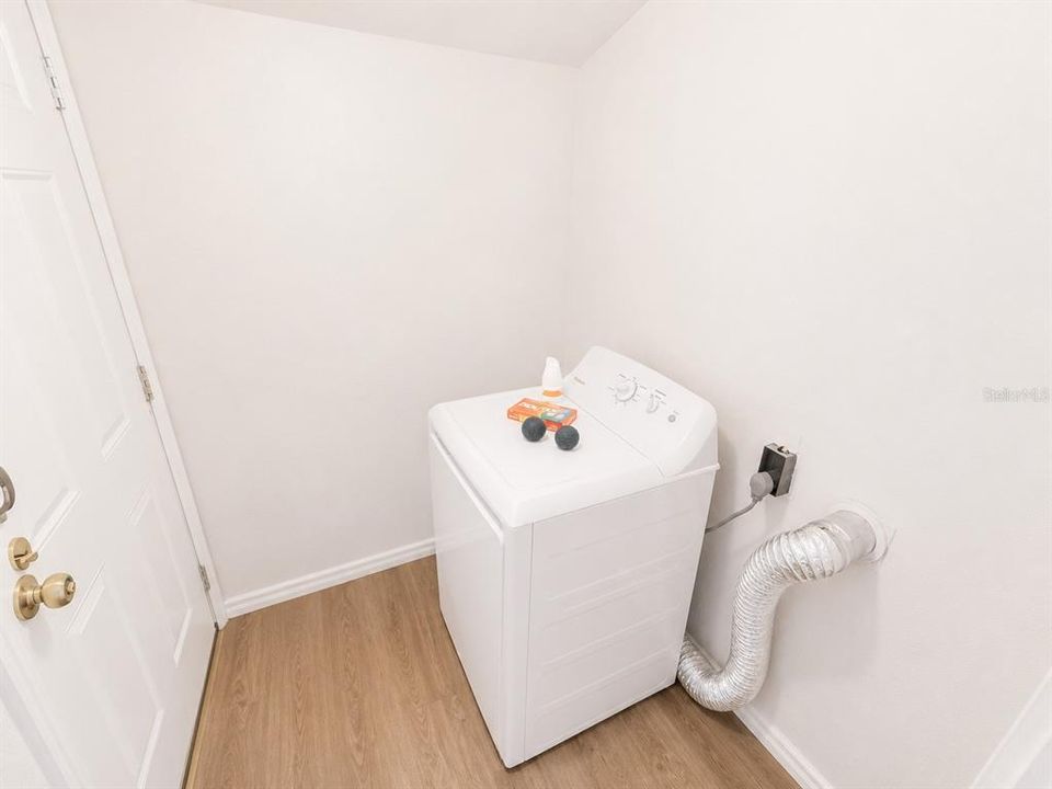 For Rent: $900 (2 beds, 1 baths, 646 Square Feet)
