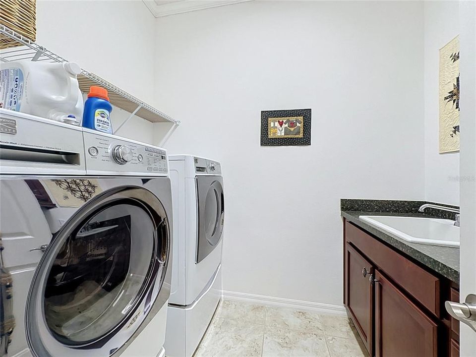 En Venta: $600,000 (3 camas, 2 baños, 2876 Pies cuadrados)