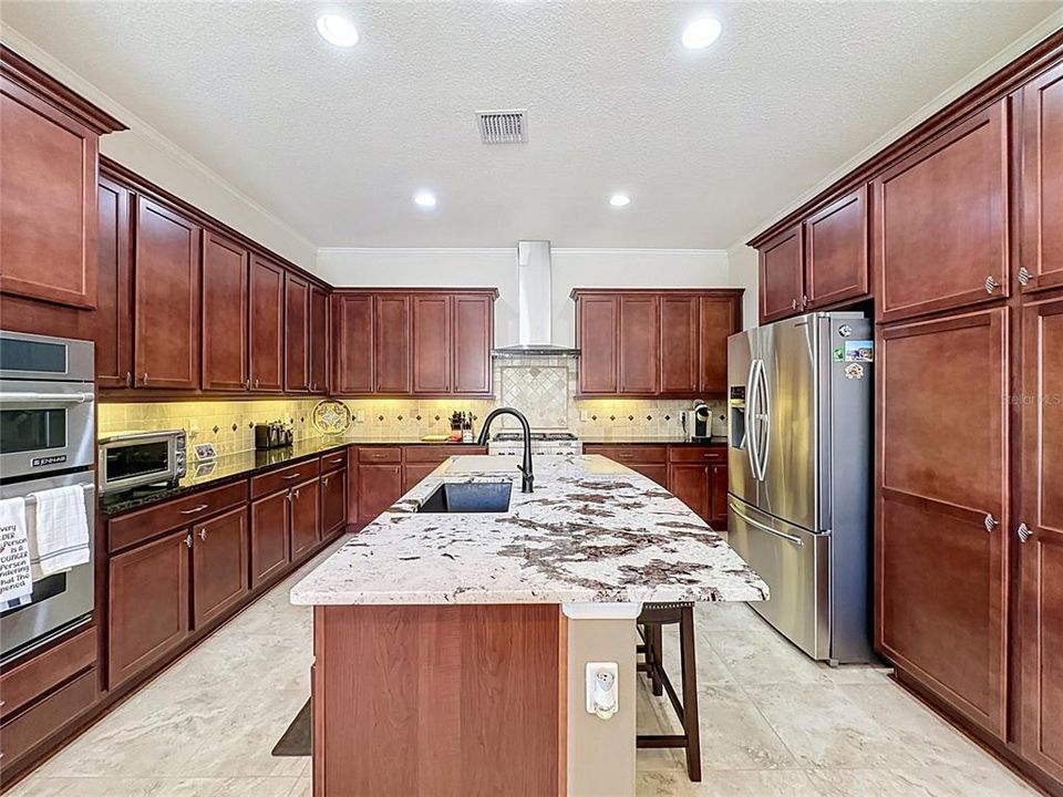 En Venta: $600,000 (3 camas, 2 baños, 2876 Pies cuadrados)