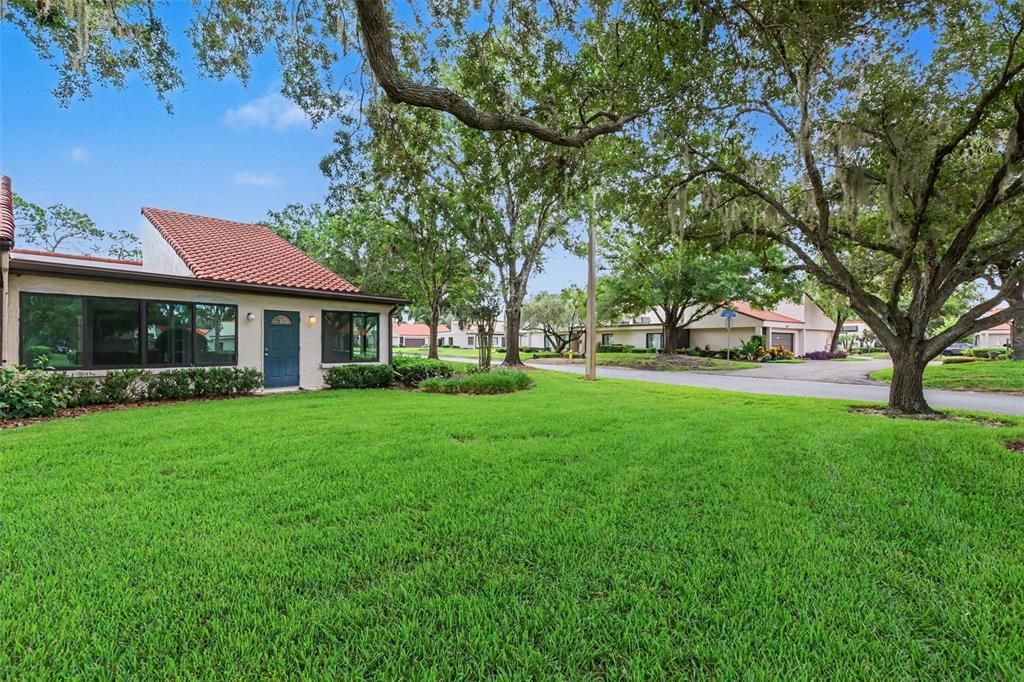 For Sale: $270,000 (2 beds, 2 baths, 1329 Square Feet)