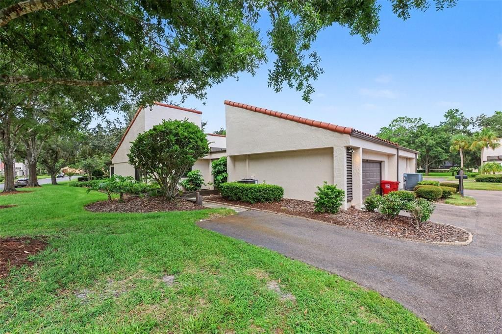 For Sale: $270,000 (2 beds, 2 baths, 1329 Square Feet)