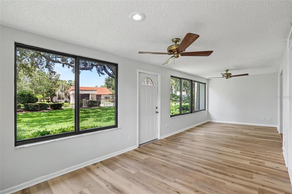 For Sale: $270,000 (2 beds, 2 baths, 1329 Square Feet)