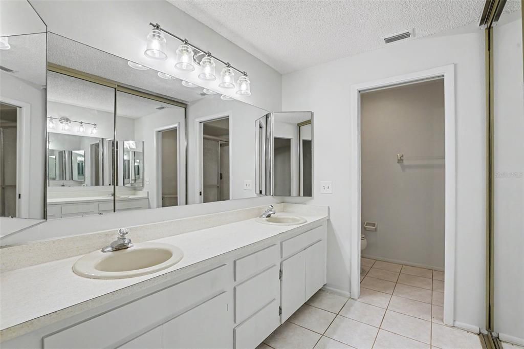 For Sale: $270,000 (2 beds, 2 baths, 1329 Square Feet)