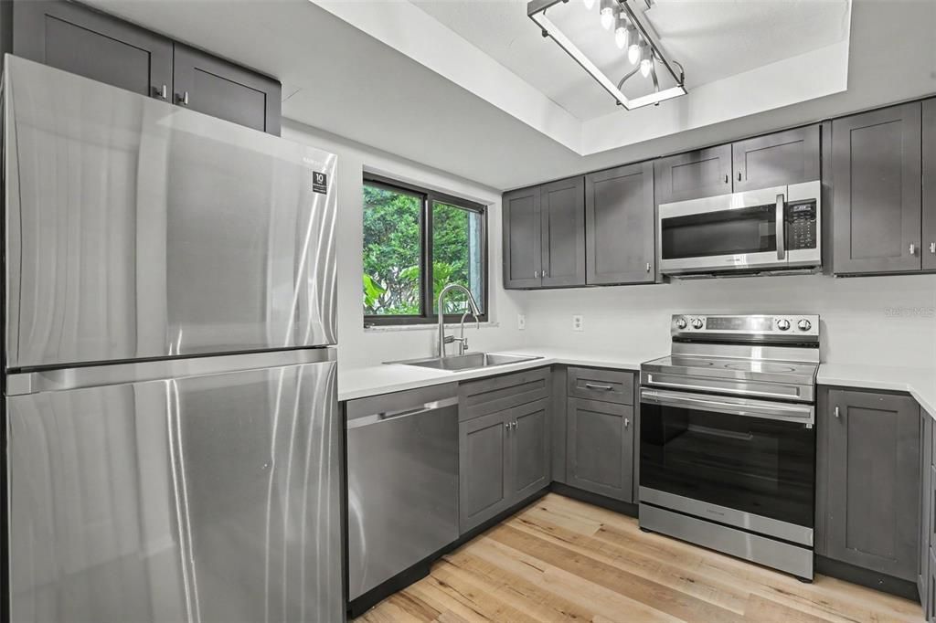 For Sale: $270,000 (2 beds, 2 baths, 1329 Square Feet)