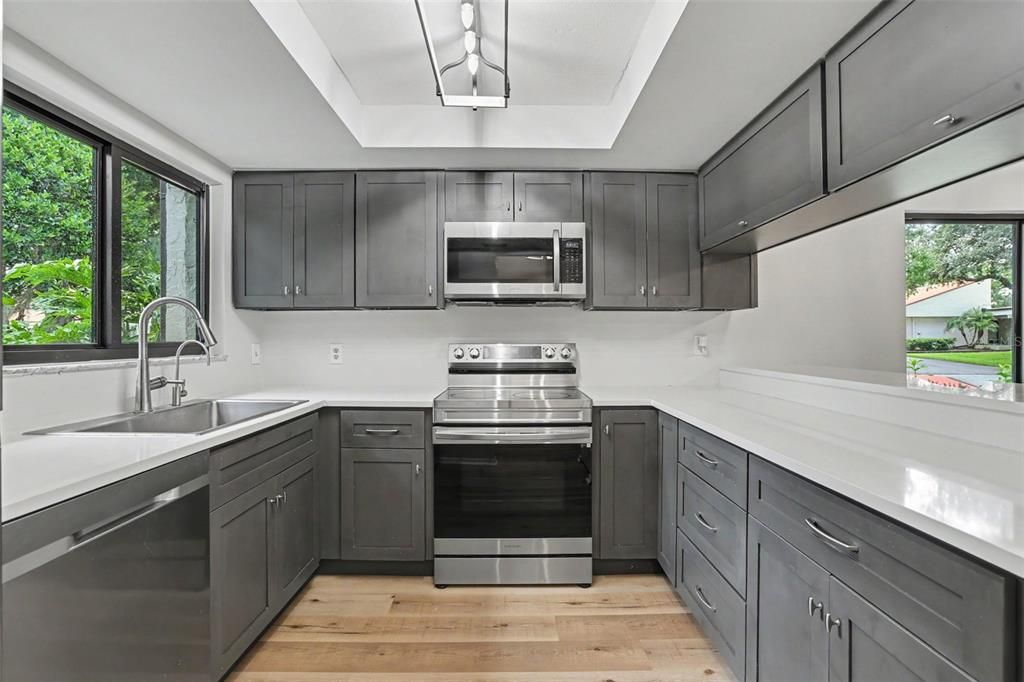For Sale: $270,000 (2 beds, 2 baths, 1329 Square Feet)