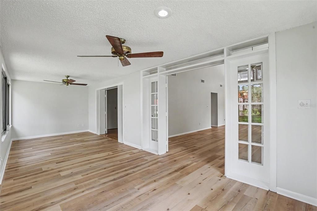 For Sale: $270,000 (2 beds, 2 baths, 1329 Square Feet)