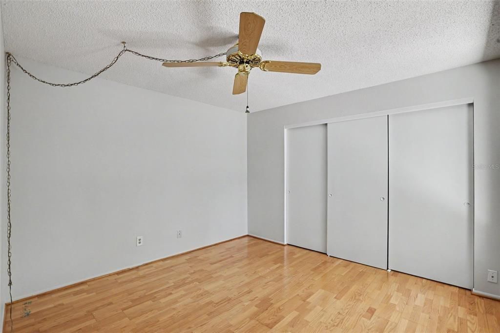 For Sale: $270,000 (2 beds, 2 baths, 1329 Square Feet)