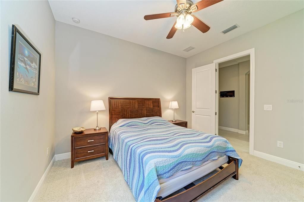 En Venta: $649,900 (3 camas, 3 baños, 2507 Pies cuadrados)
