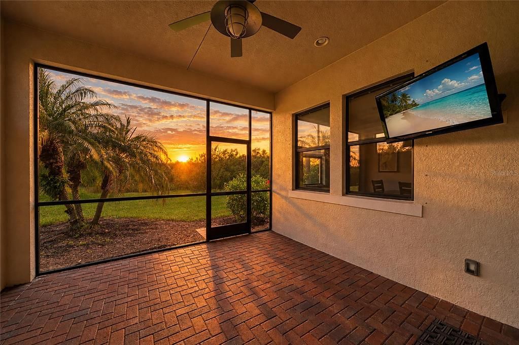 En Venta: $649,900 (3 camas, 3 baños, 2507 Pies cuadrados)