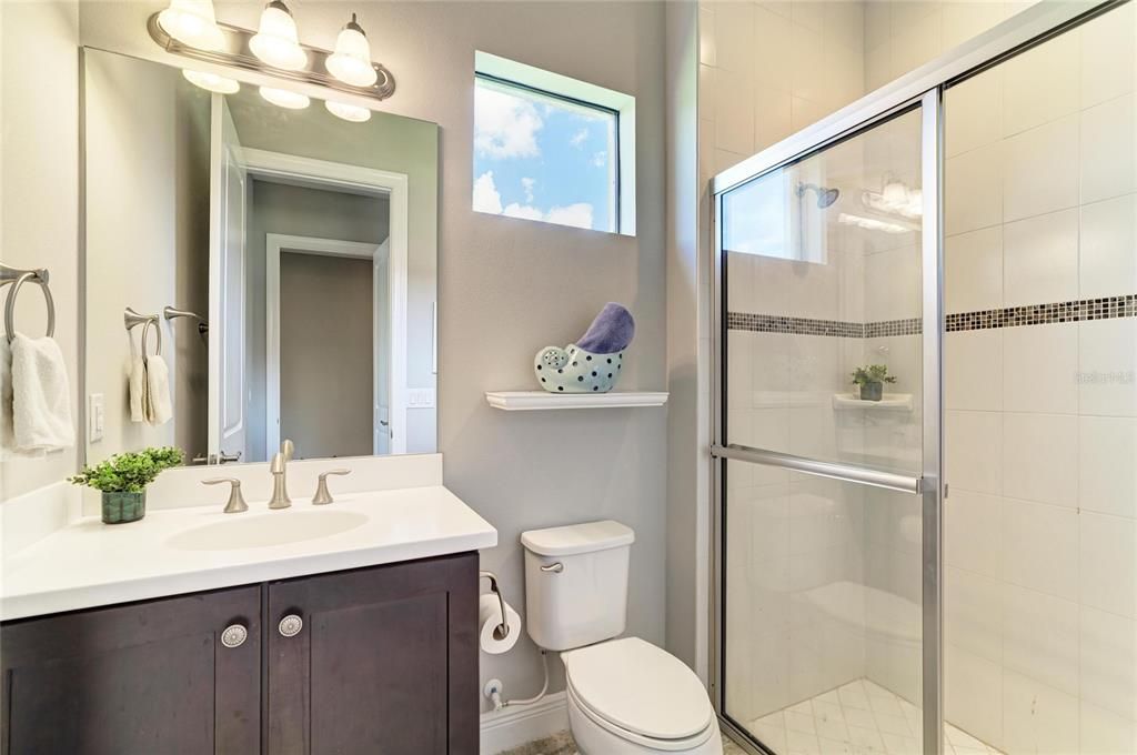 En Venta: $649,900 (3 camas, 3 baños, 2507 Pies cuadrados)