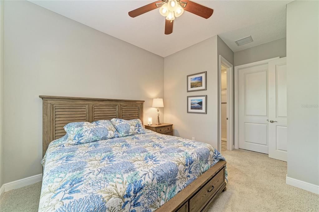 En Venta: $649,900 (3 camas, 3 baños, 2507 Pies cuadrados)