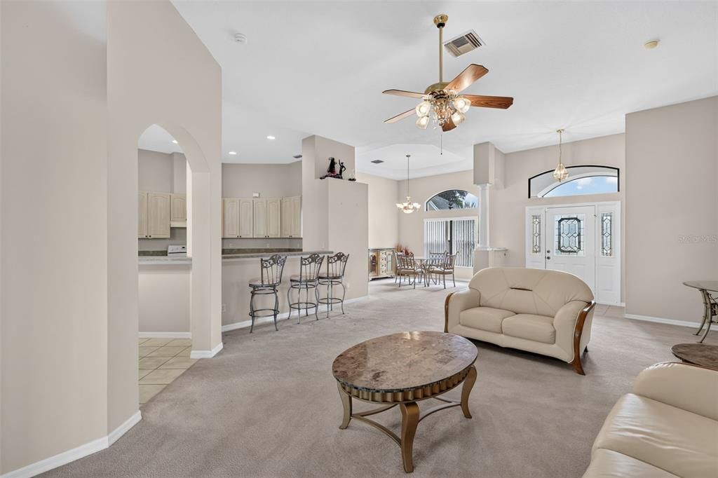 En Venta: $335,000 (3 camas, 2 baños, 2251 Pies cuadrados)