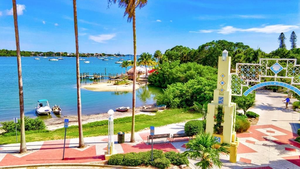 For Sale: $1,700,000 (0.20 acres)