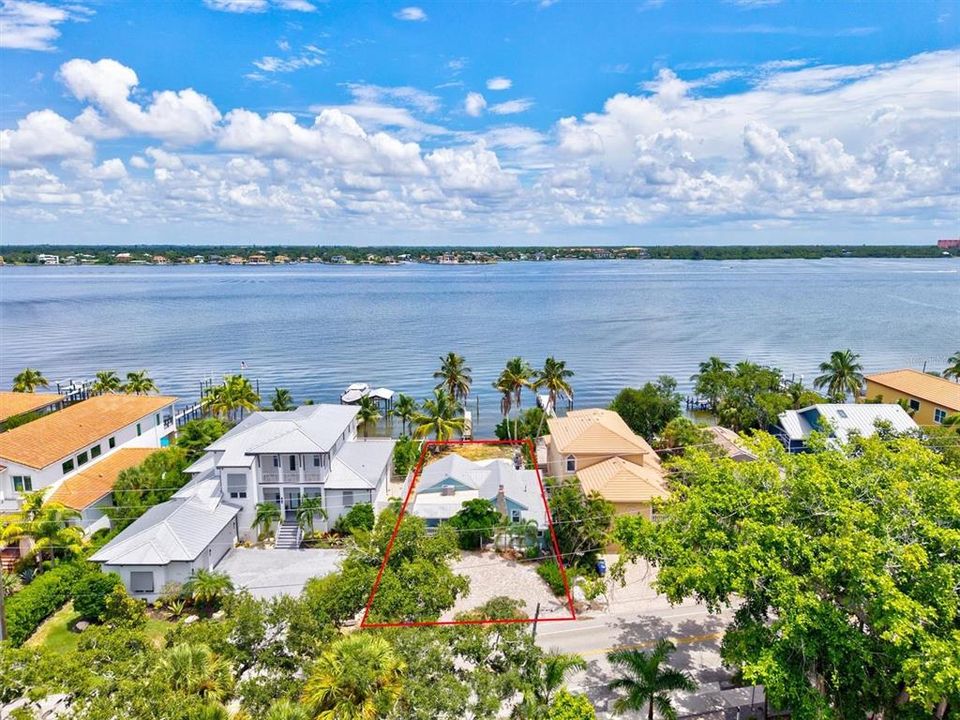 For Sale: $1,700,000 (0.20 acres)