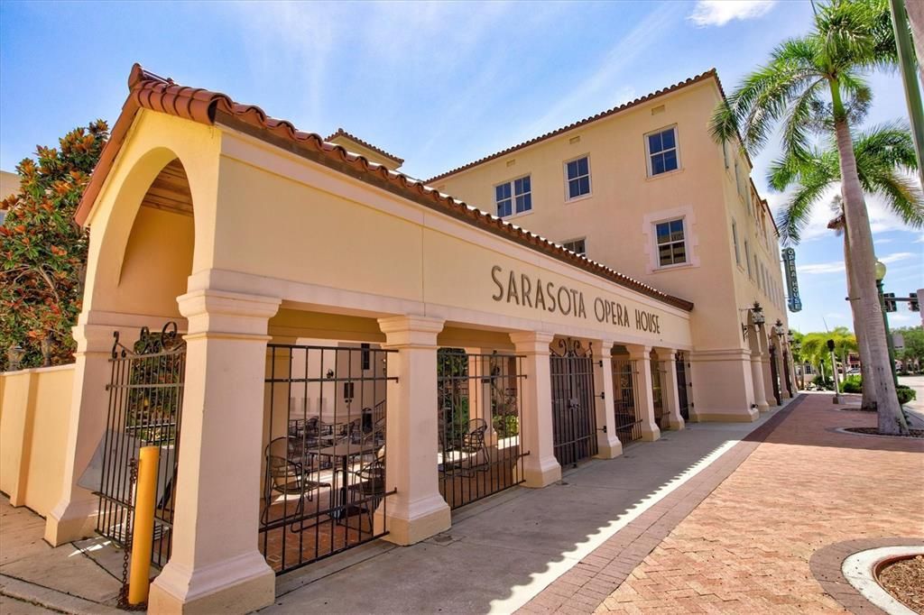 For Sale: $1,700,000 (0.20 acres)